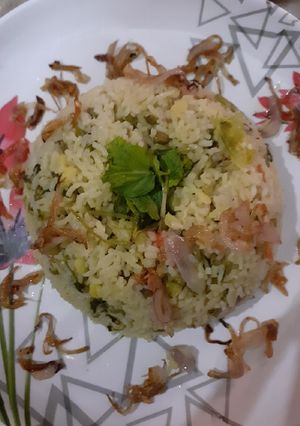 முளைக்கட்டிய பாசிப்பயறு பிரியாணி(Mulaikattiya Paasipayaru Briyani recipe in tamil) செய்முறை முக்கிய புகைப்படம்