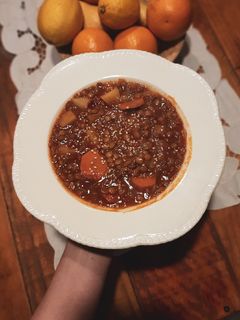 Una foto de Guiso de lentejas veggie con lo que tenés en casa (LIT) -