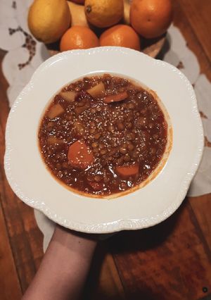 Una foto de Guiso de lentejas veggie con lo que tenés en casa (LIT) -
