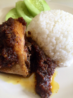 Foto resep Sambal Bumbu Hitam ala Bebek Madura Anti Gagal