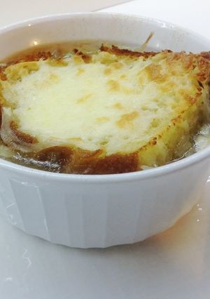 Foto di Soupe à l'oignon (zuppa di cipolle francese)