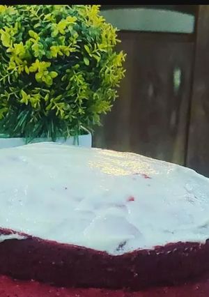 A picture of 2 tier Red velvet cake.