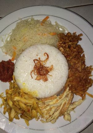 Foto resep Nasi Uduk Campur Sari