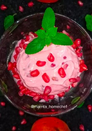 A picture of Pomegranate Ice Cream.