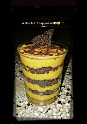मैंगो ओरियो मूस (Mango Oreo Mousse recipe in Hindi) रेसिपी मुख्य फोटो