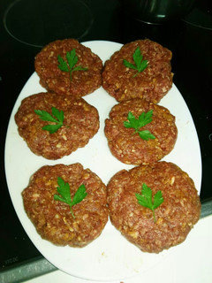 Una foto de Hamburguesas de queso y cebolla crujiente