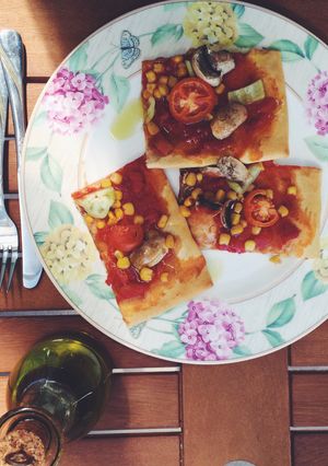 A picture of Vegan pizza .