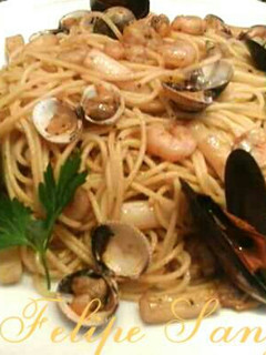 Una foto de Tallarines sabor a mar.