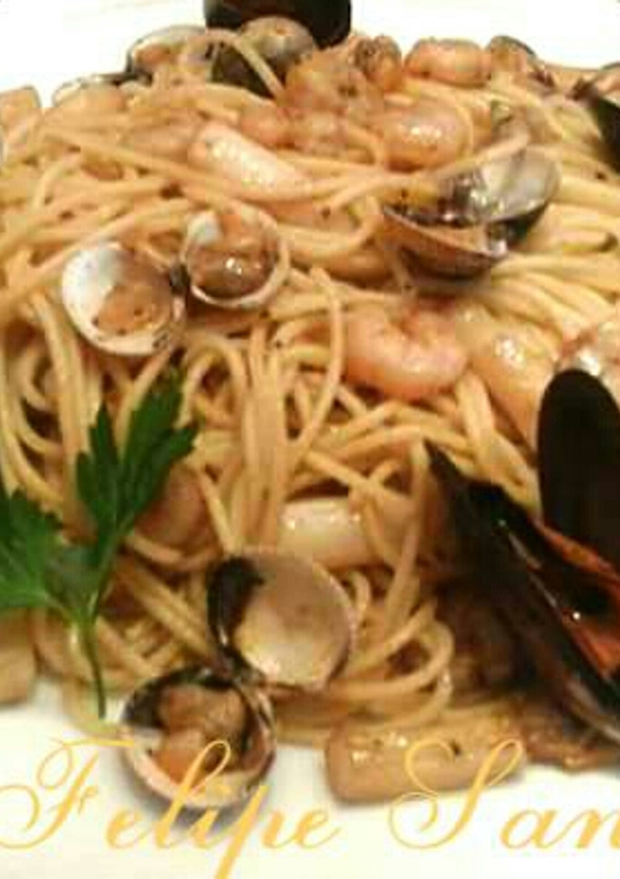 Una foto de Tallarines sabor a mar.