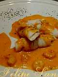 Filetes de rodaballo, con salsa de gambas.