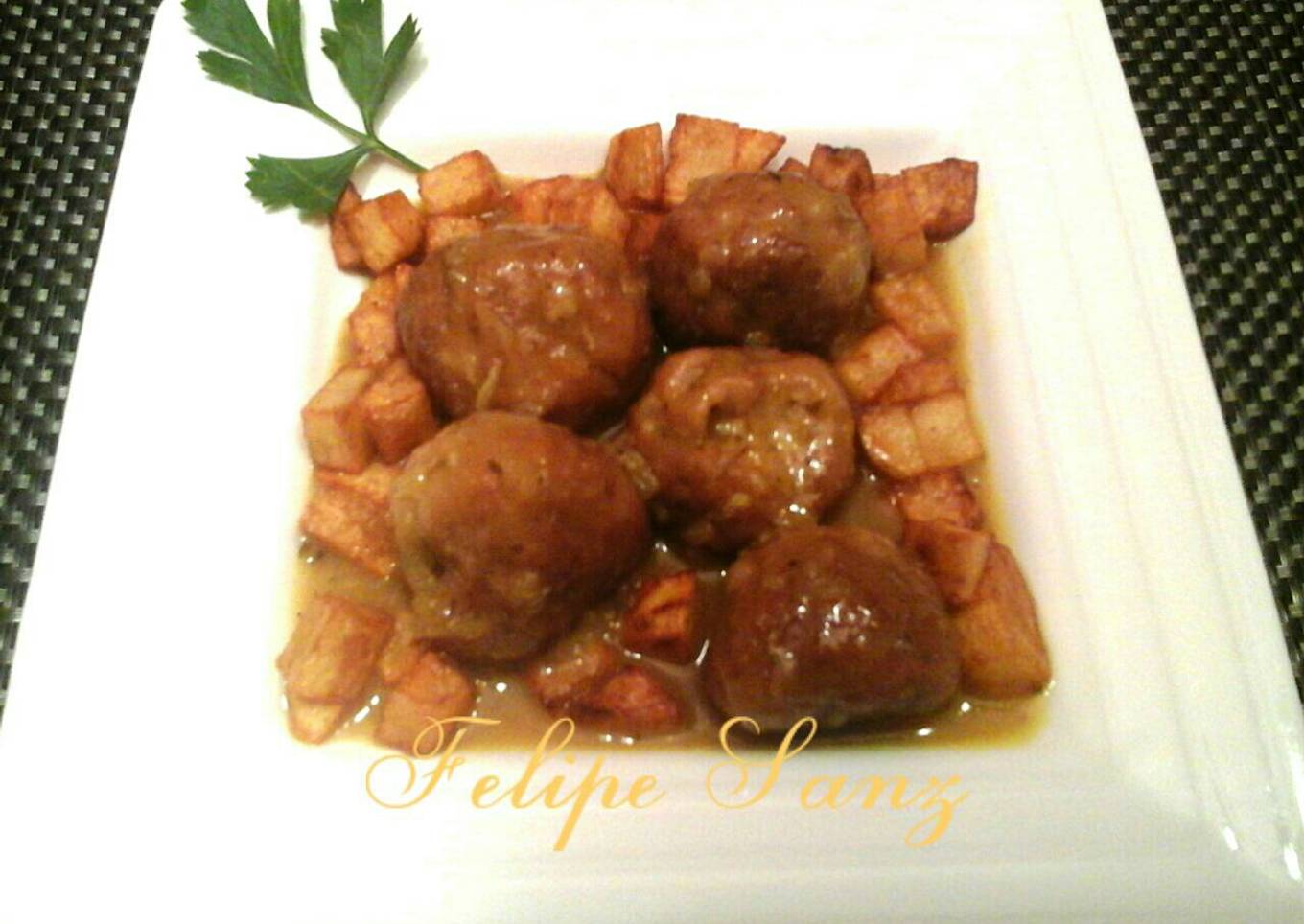 Albóndigas caseras en salsa
<br />