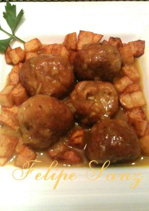Una foto de Albóndigas caseras en salsa