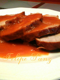 Una foto de Lomo en salsa.