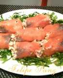 Rollitos de salmón ahumado con gambas y boletus