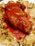 Codillo en salsa con patatas panaderas