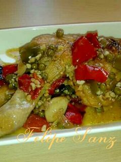 Una foto de Pollo con almendras a la cerveza