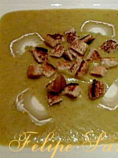 Una foto de Crema de calabacin, con queso de cabra.