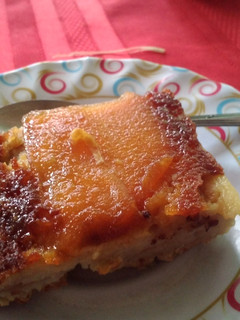 Una foto de Postre de pan y manzana