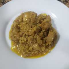 Una foto de Pollo con salsa de soja y arroz