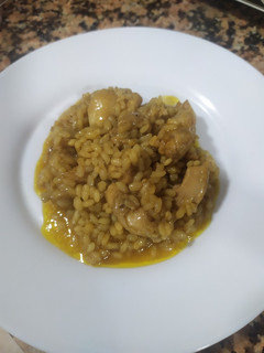 Una foto de Pollo con salsa de soja y arroz