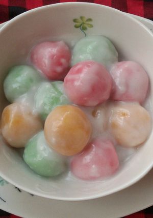 Foto resep Kue Mendut Colorful Siram Kuah Santan