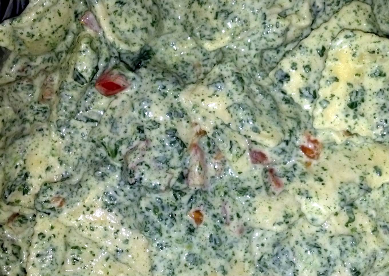 Ravioli with spinach cream