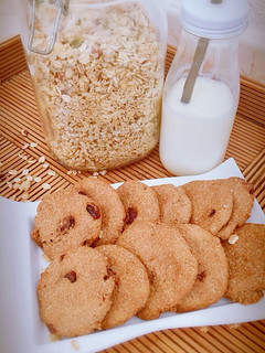 Una foto de Galletas fitness de proteína, avena y mantequilla de cacahuete