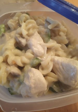 Gombás-cukkinis tészta recept fotója