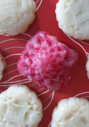 Hình của món Bánh Trung thu bánh dẻo làm bằng bột nếp.