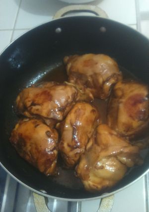 Una foto de Pollo en salsa de caramelo