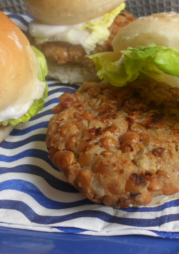 Una foto de Hamburguesas veganas de lentejas!