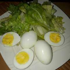 Una foto de Ricos huevos duros