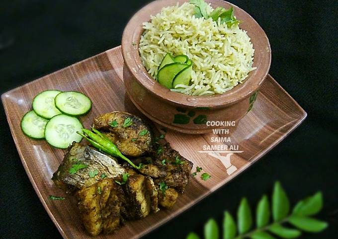 Thai green rice with fried fish