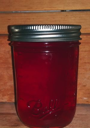A picture of Cranberry shine.