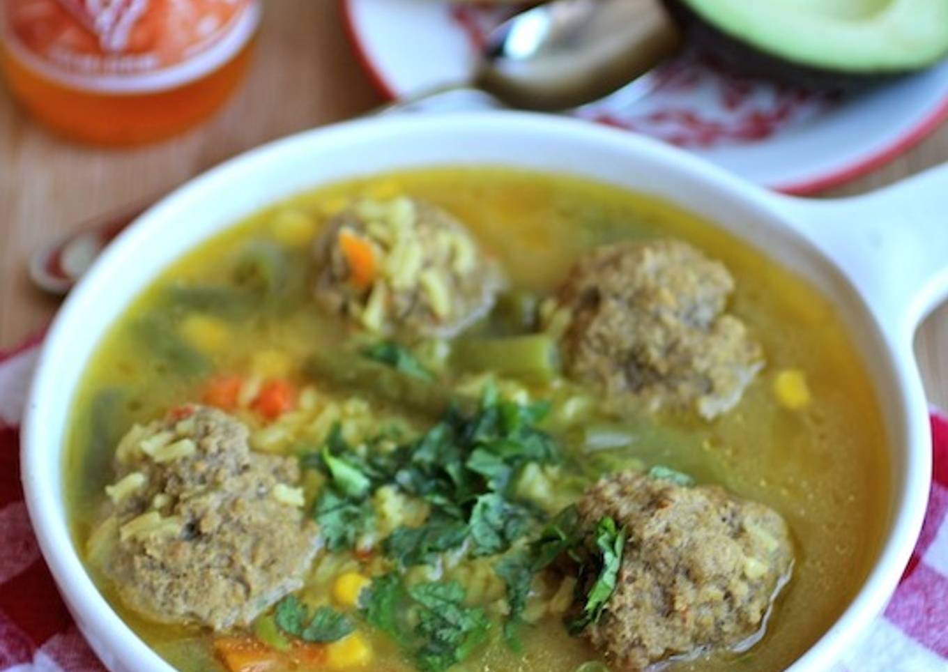 Caldo de Albóndigas