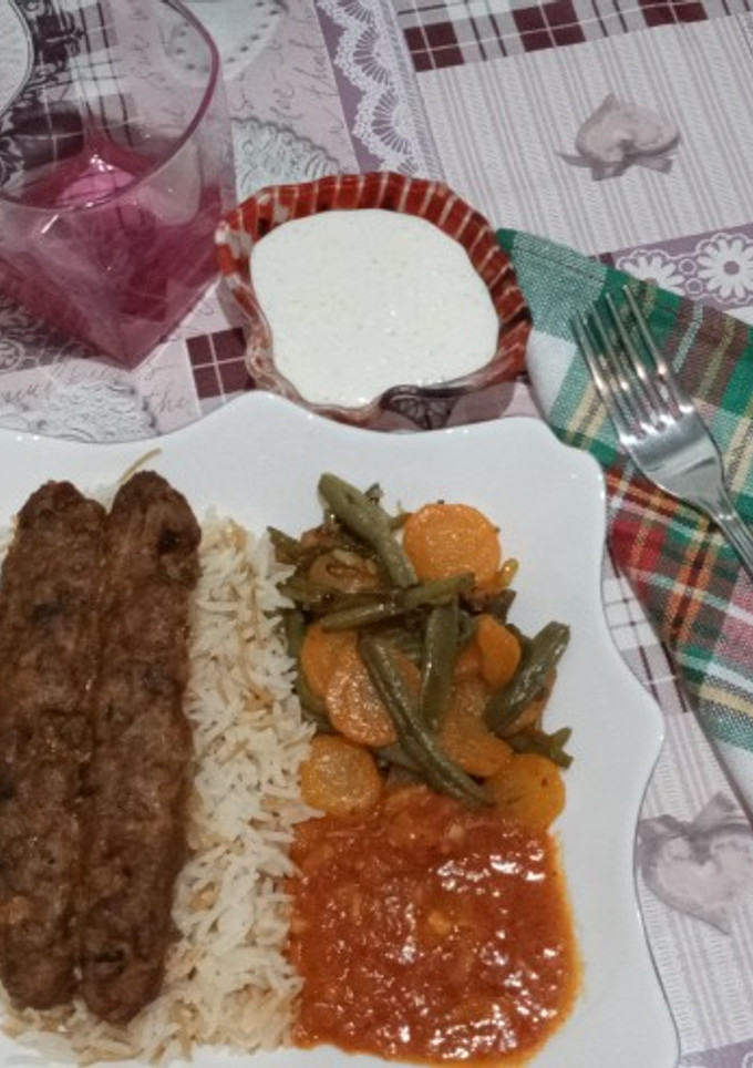 صورة لوصفة أرز بالشعيرات والكفتة على طريقتي