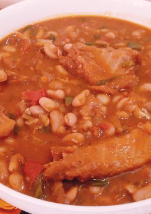 Une photo de Soupe de haricot blanc à la morue salé