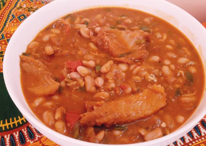 Soupe de haricot blanc à la morue salé