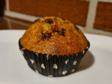 Muffins καρότου με αλεύρι ολικής και κομματάκια σοκολάτας