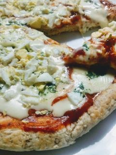 Una foto de Pizza de Harina Integral en Sartén