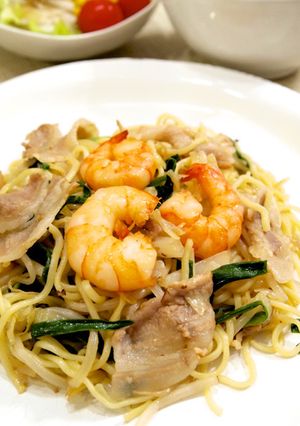 A picture of Easy Shanghai-Style Yakisoba (Stir-Fried Noodles).