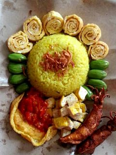 Foto resep Nasi kuning sambel nyoss