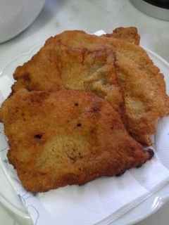 Una foto de Milanesa con pan y harina