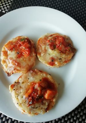 A picture of Cheesy bread pizza.