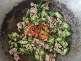 ผัดกระเจี๊ยบเขียวหมูสับพริกสด