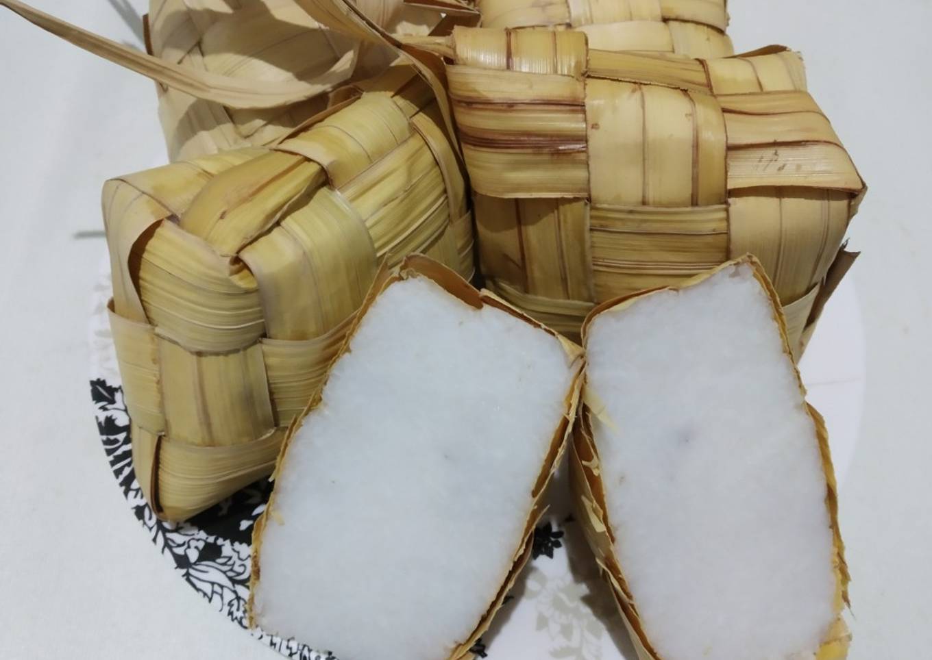 Ketupat Soto Banjar & Sate