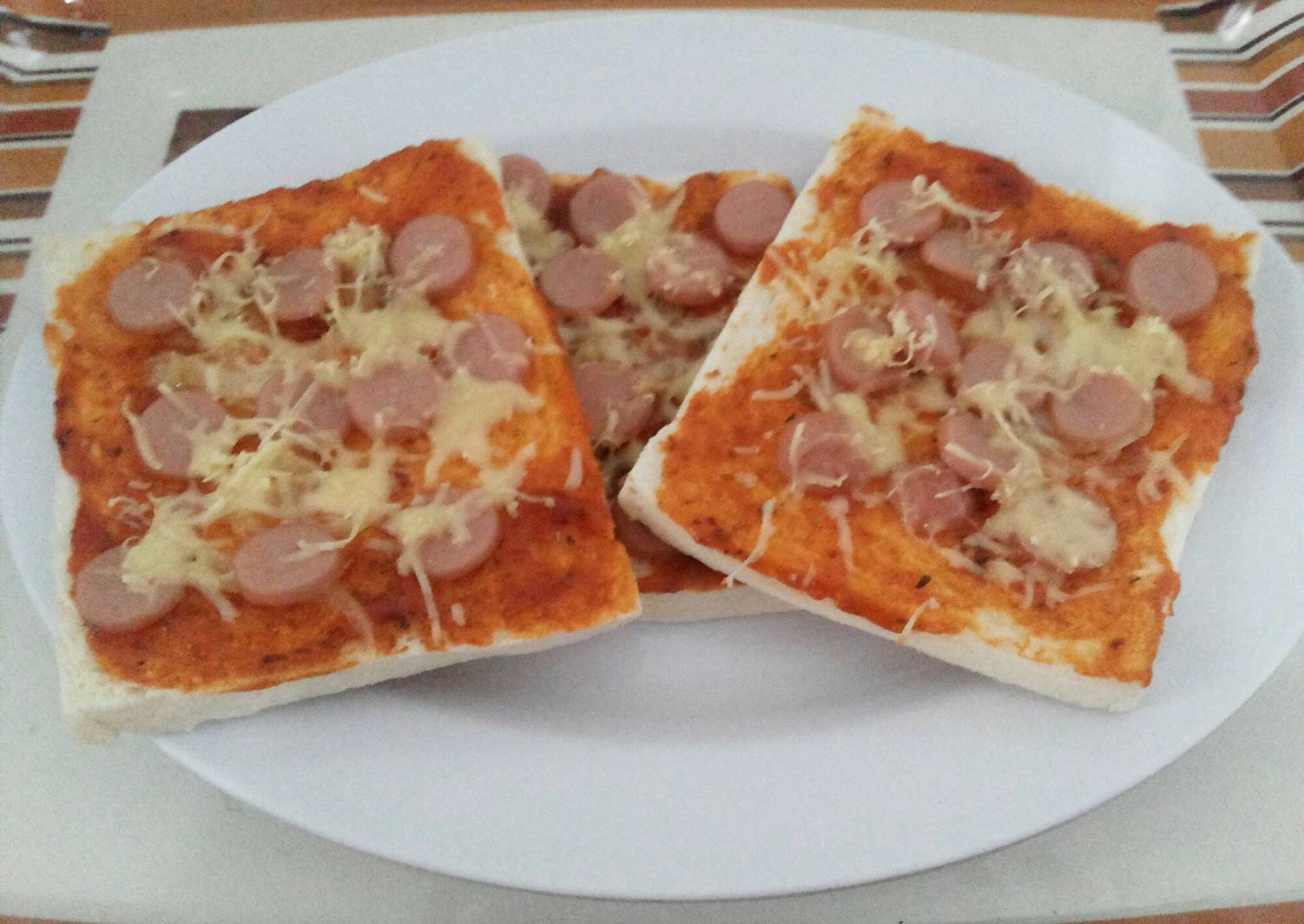 Resep Pizza Roti Tawar Oleh Tamicica Cookpad