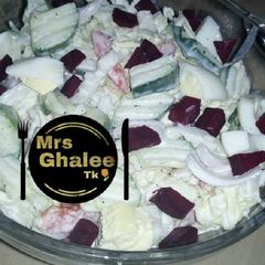 A picture of Chinese cabbage salad garnish wt beetroot.
