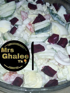 A picture of Chinese cabbage salad garnish wt beetroot.