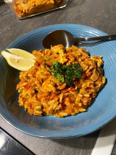 Une photo de Orzo façon jambalaya au poulet & chorizo